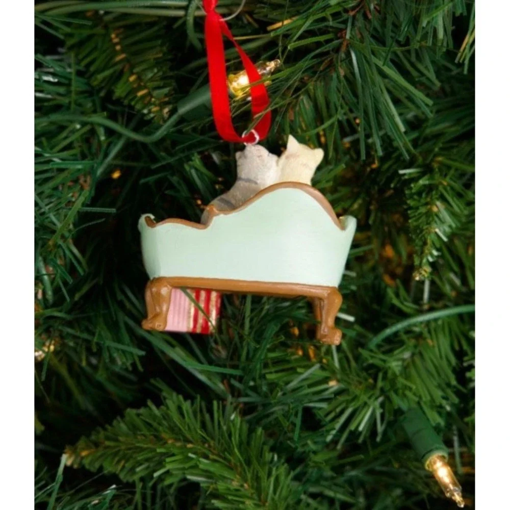 Cracker Barrel White and Grey Cat on Sofa Resin Christmas Ornament NEW 2026